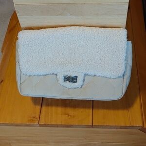 🍁NWOT Quilted Taupe & Sherpa handbag